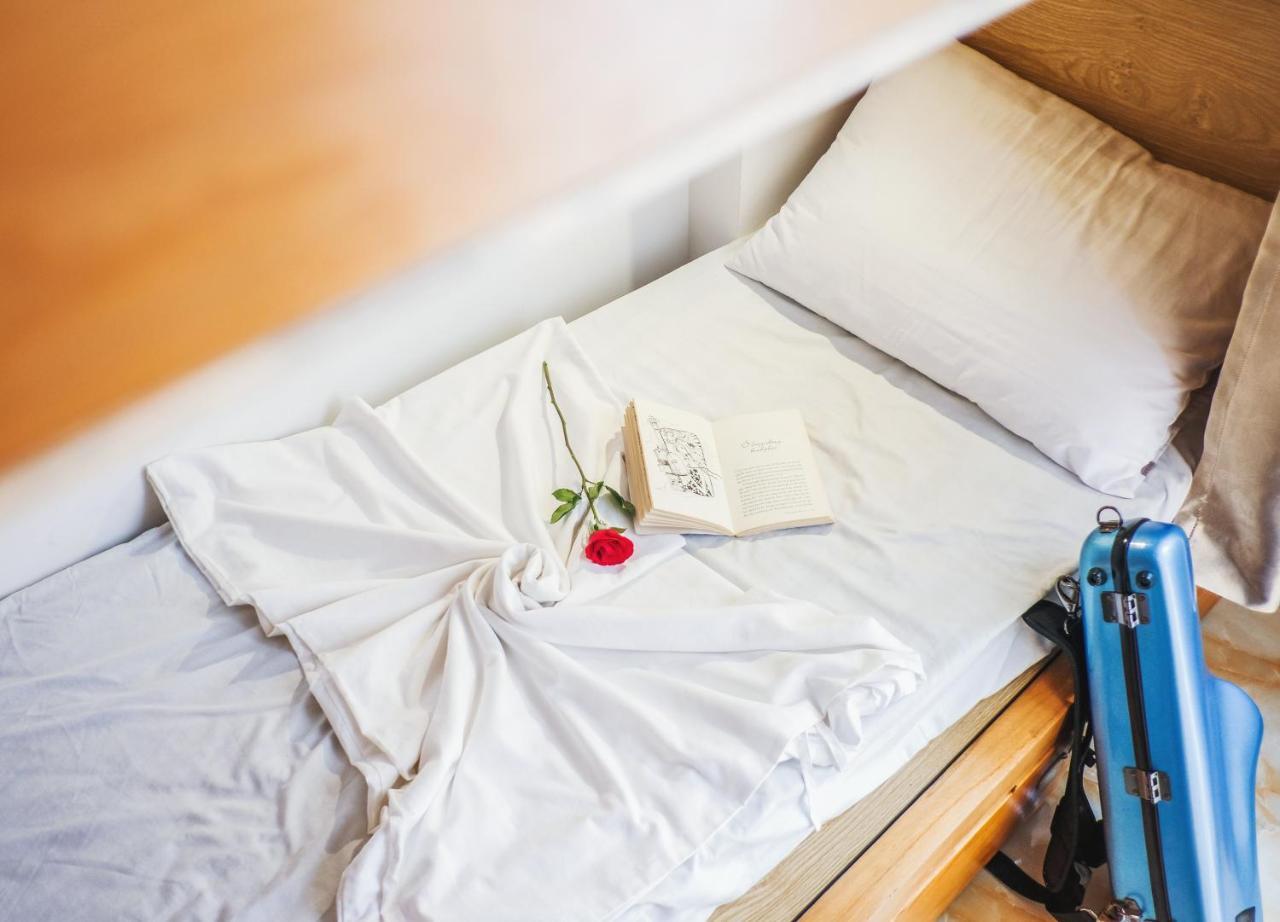 Dola Hostel Ho Chi Minh City Bagian luar foto